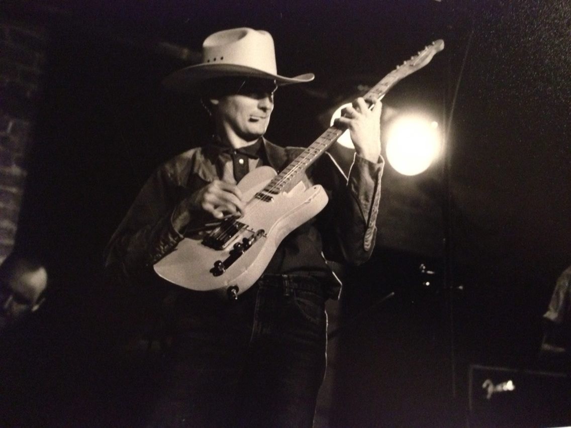 Whit Smith performing